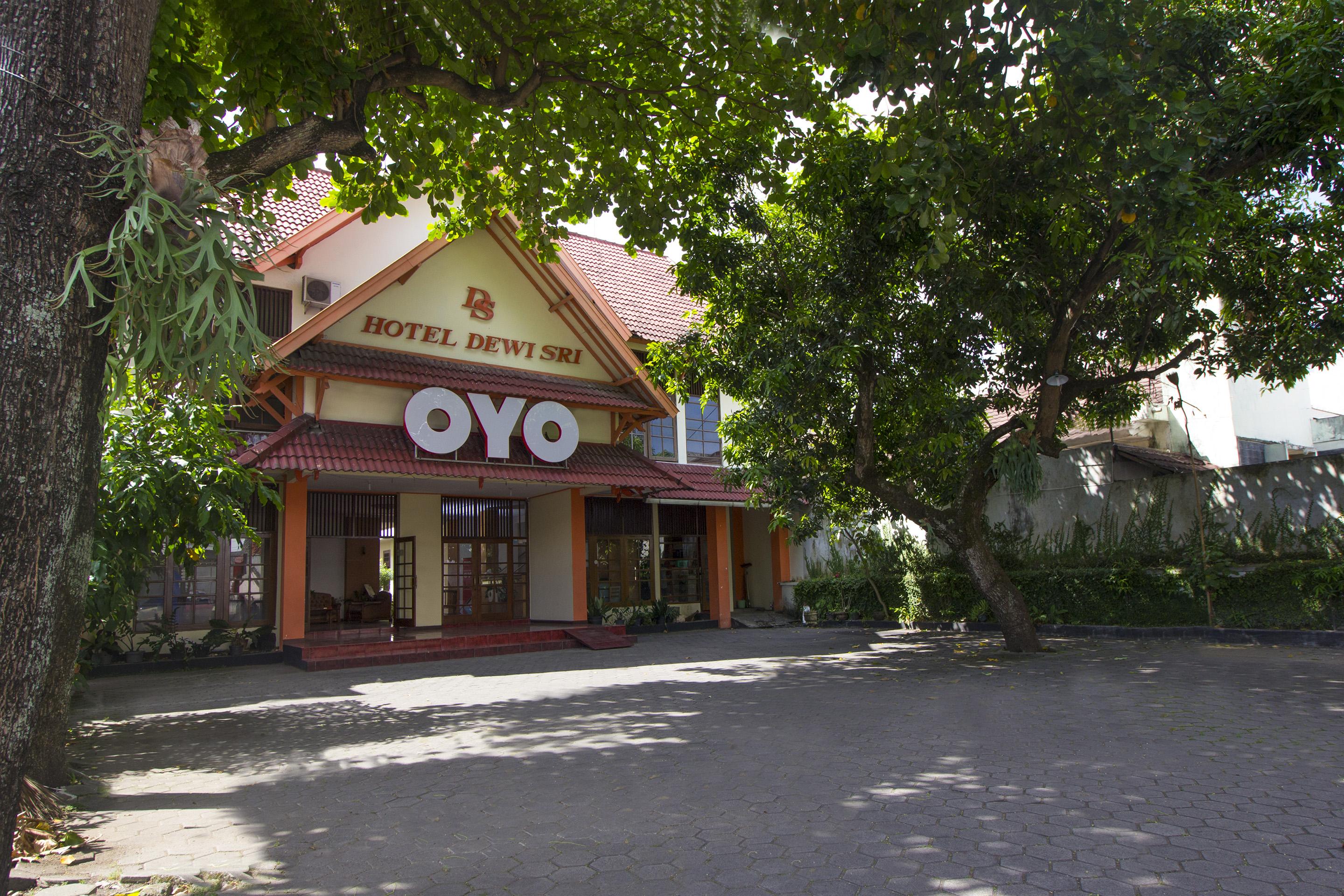 OYO 759 Hotel Dewi Sri Yogyakarta Exterior foto