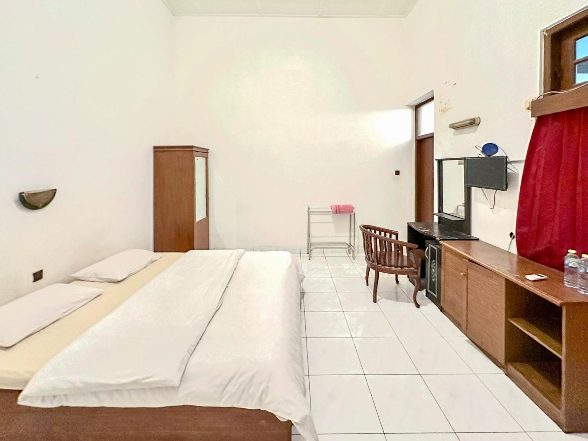 OYO 759 Hotel Dewi Sri Yogyakarta Exterior foto