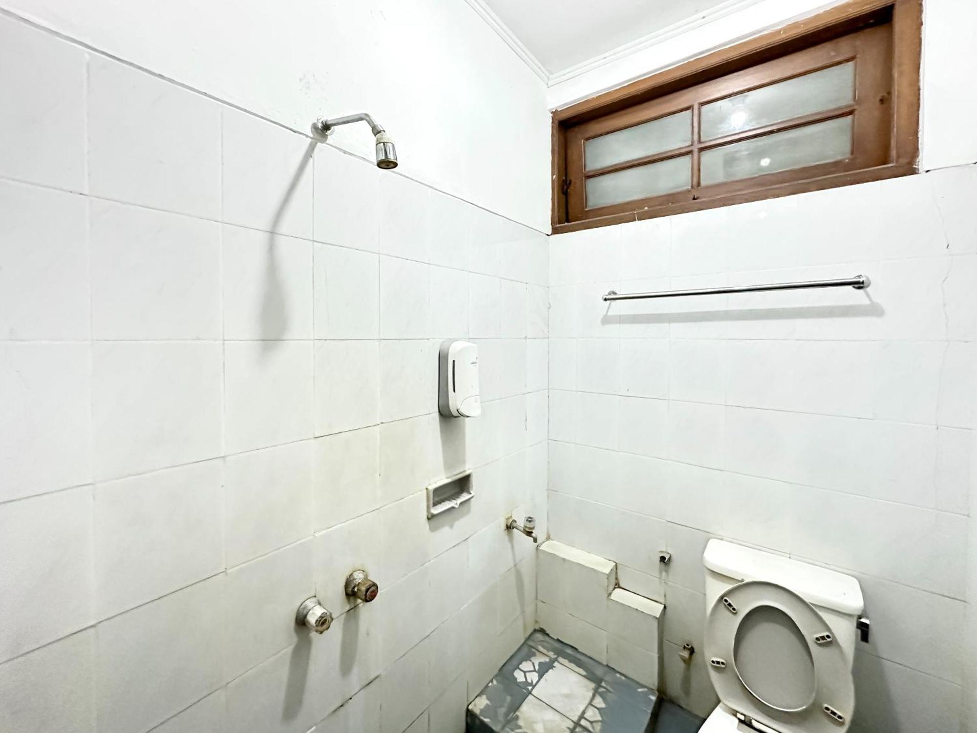 OYO 759 Hotel Dewi Sri Yogyakarta Exterior foto