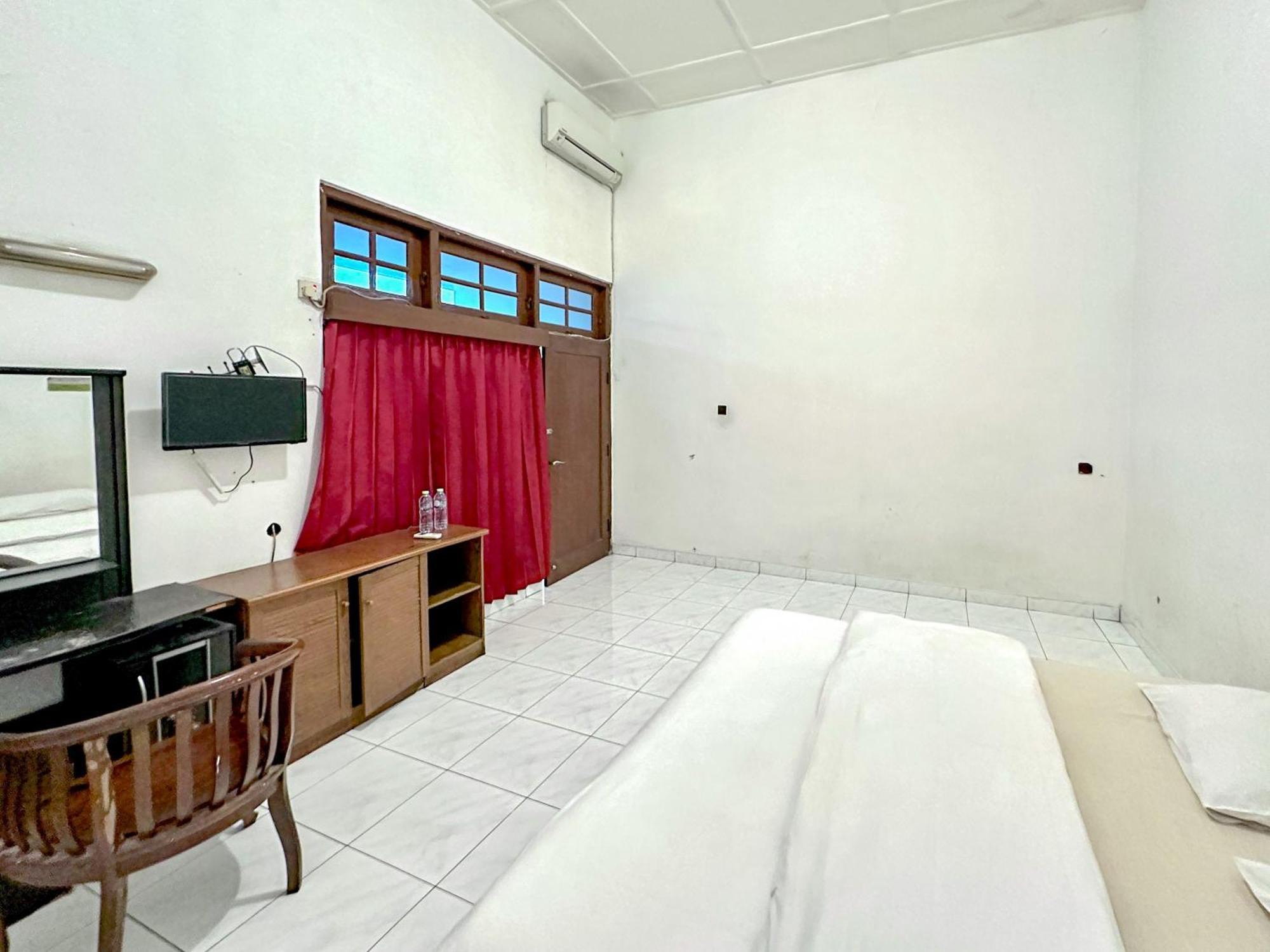 OYO 759 Hotel Dewi Sri Yogyakarta Exterior foto