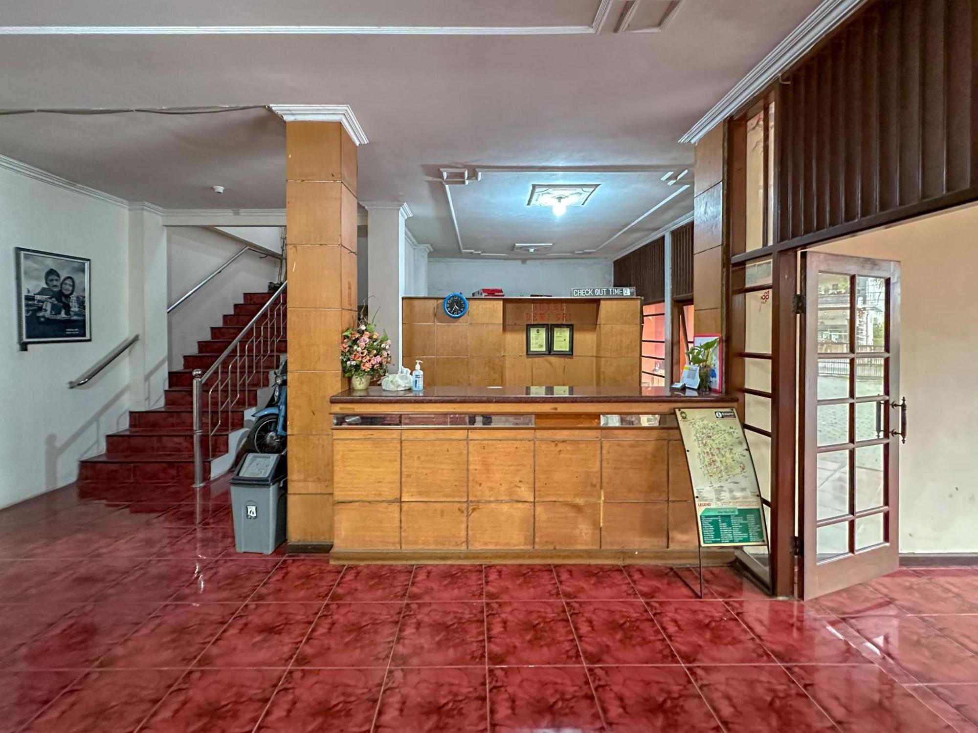 OYO 759 Hotel Dewi Sri Yogyakarta Exterior foto