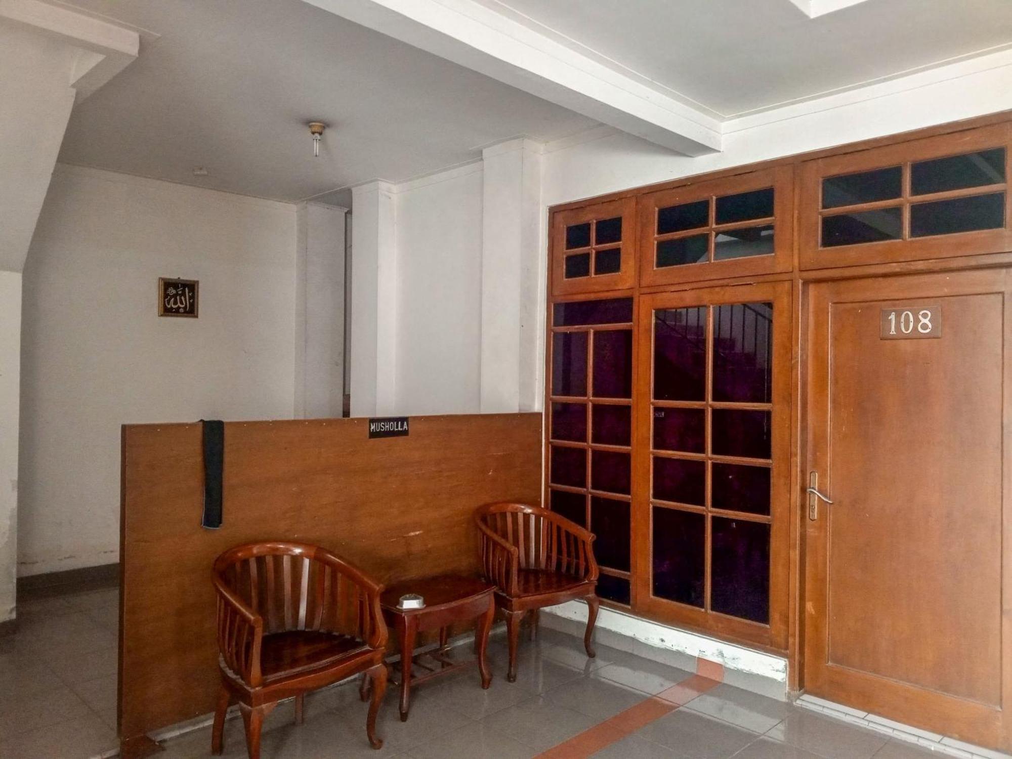 OYO 759 Hotel Dewi Sri Yogyakarta Exterior foto